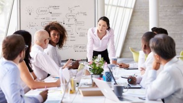 sixty-and-me_multi-generational-workforce-740x416